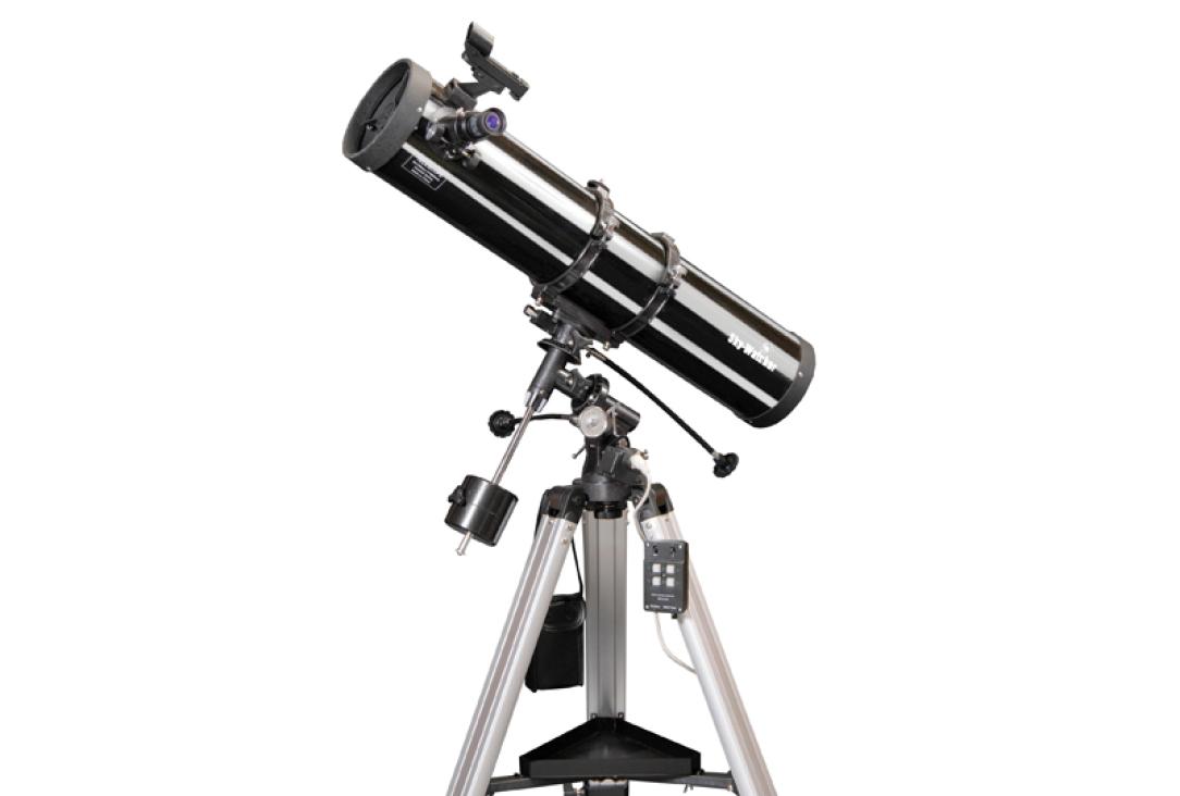 SkyWatcher Explorer-130M 130/900-Newton-Teleskop mit motorisierter EQ2