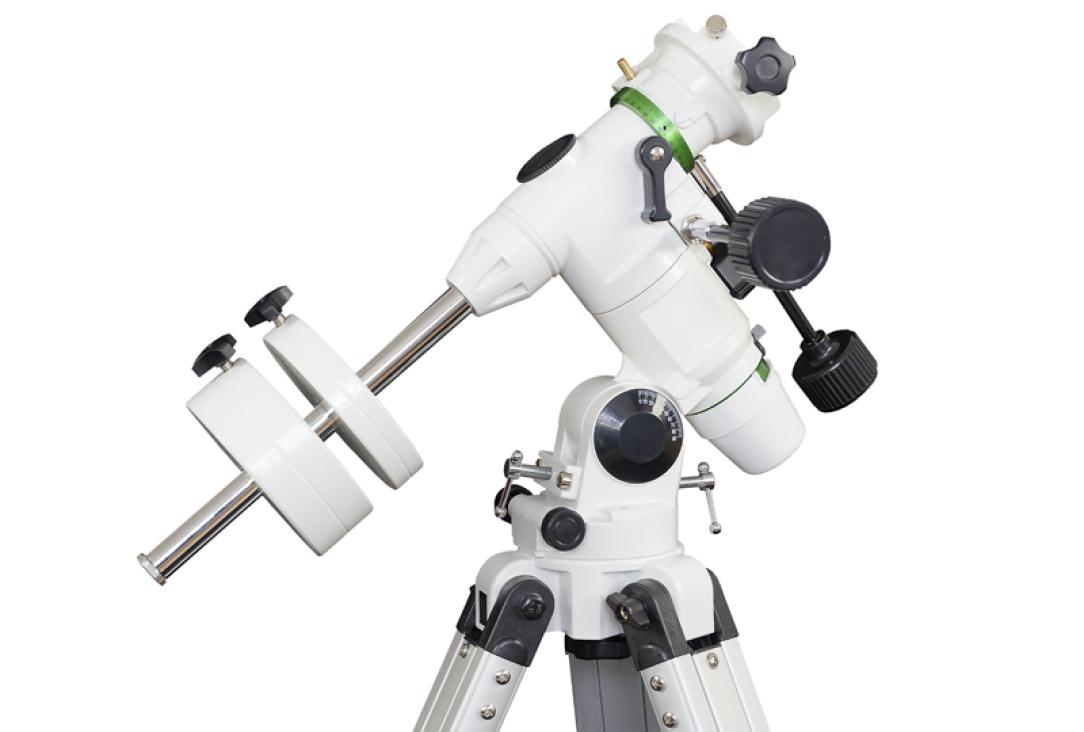Sky-Watcher Explorer 150PL mit EQ3-2 150/1200 Newton-Teleskop